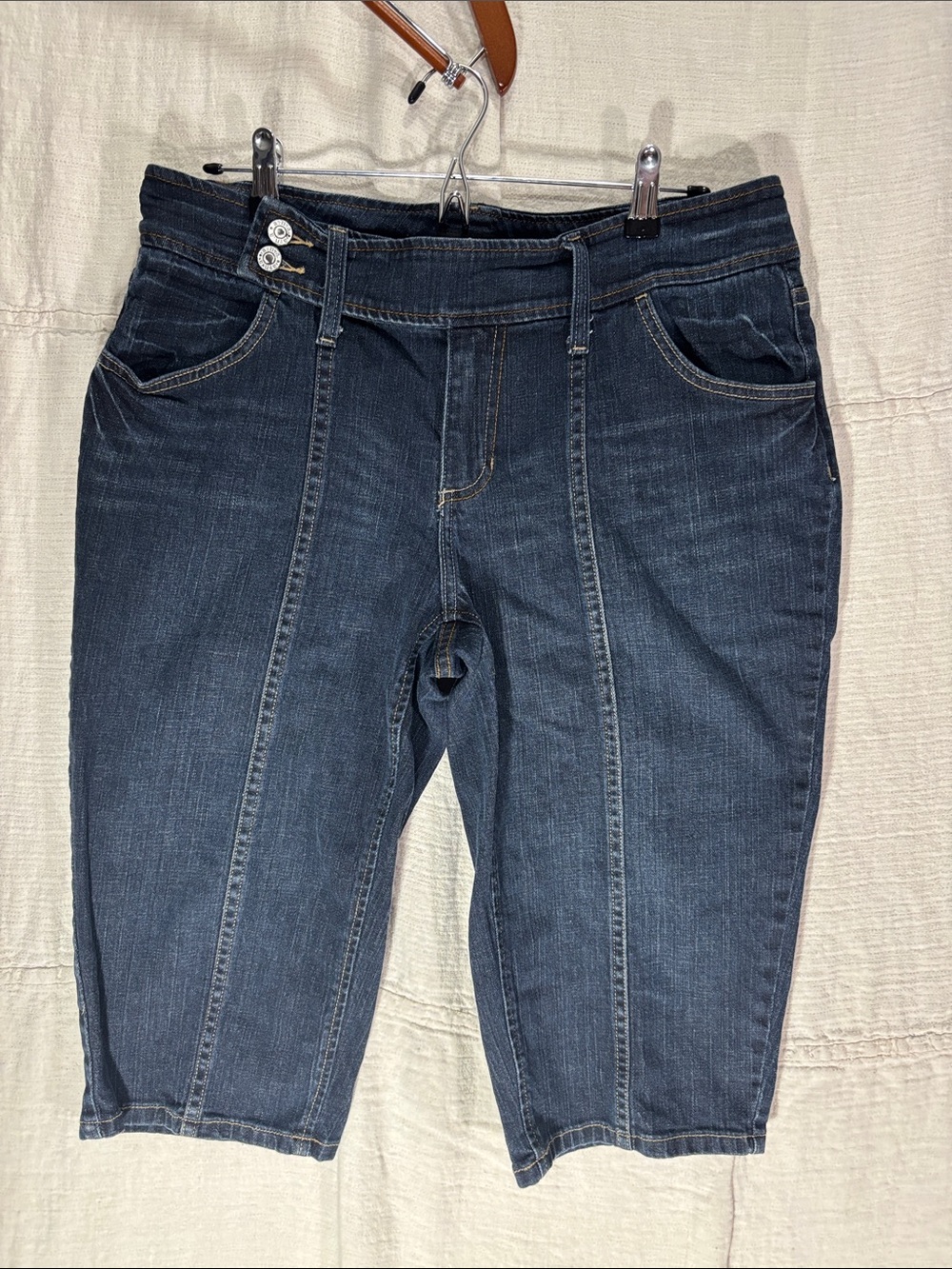 a.n.a Pintuck Seam Denim Capri Skimmer Jeans Dark Wash Size 14